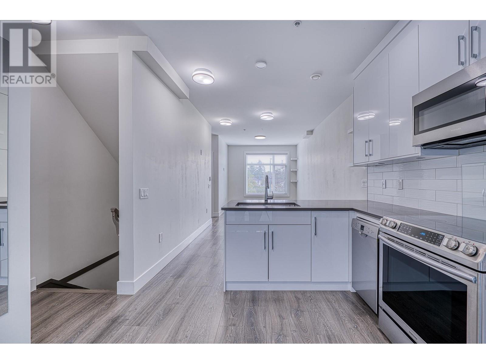 5063 Earles Street, Vancouver, British Columbia V5R 3R8 - Photo 5 - R2942466