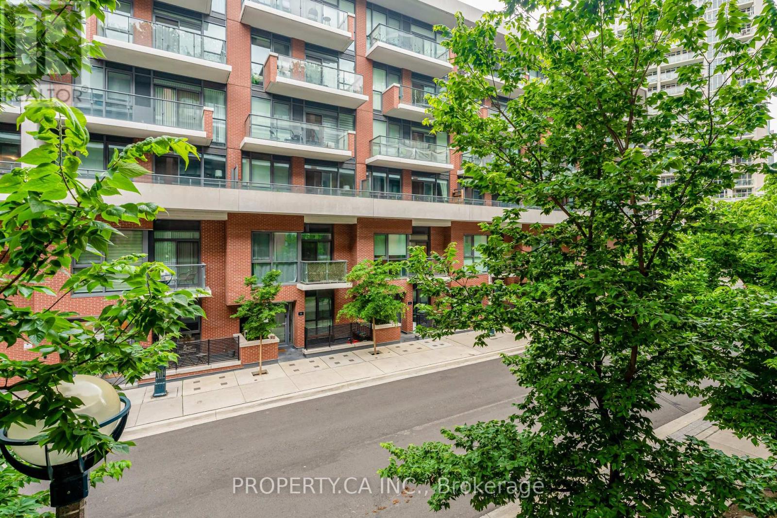 Th06 - 36 Bruyeres Mews, Toronto, Ontario  M5V 0G7 - Photo 34 - C10408306