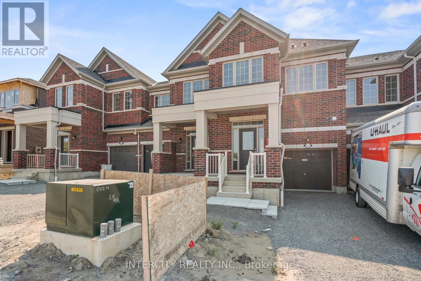 917 ELIZABETH MACKENZIE DRIVE, Pickering, Ontario