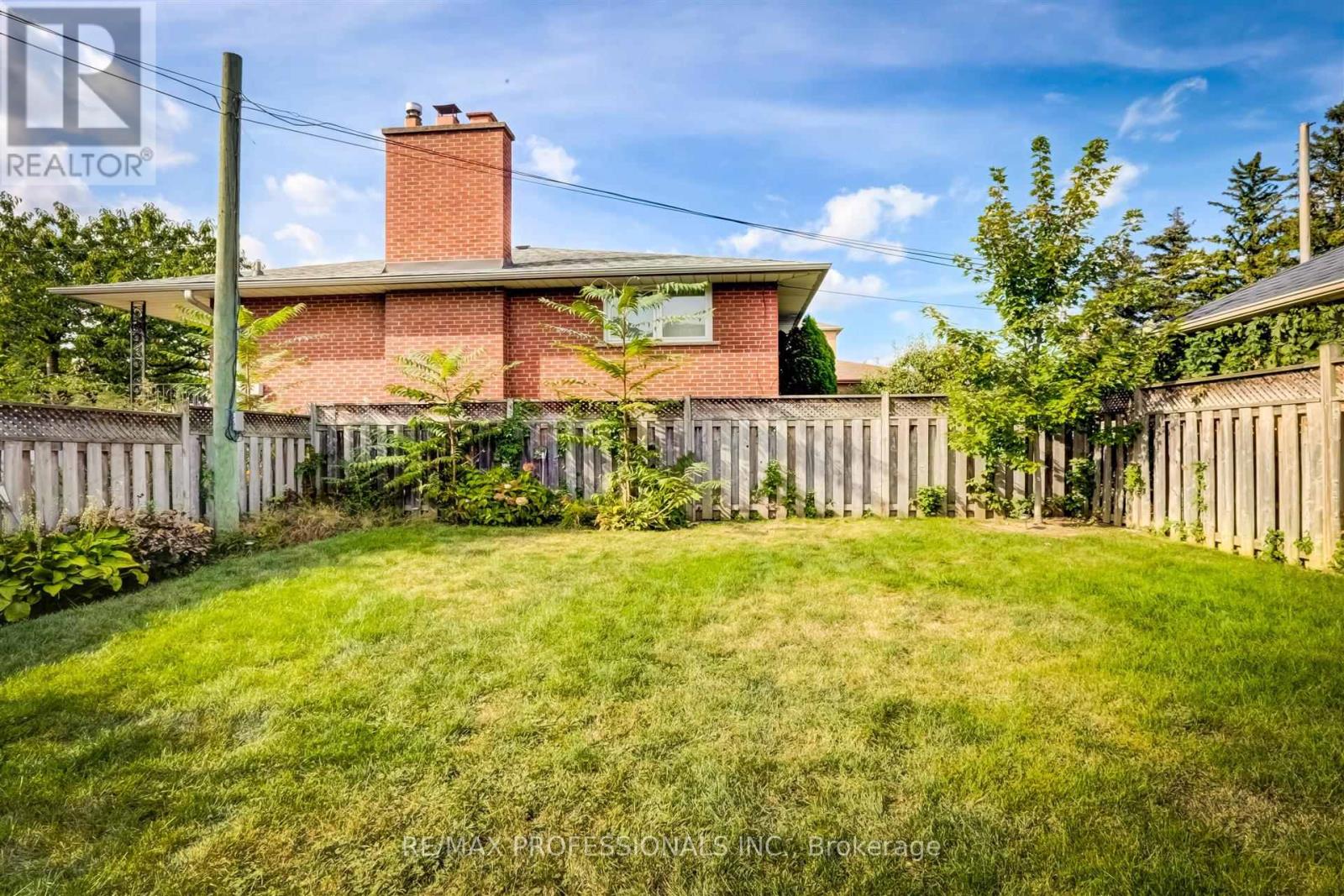 330 Dalesford Road, Toronto, Ontario  M8Y 1G6 - Photo 28 - W10408312