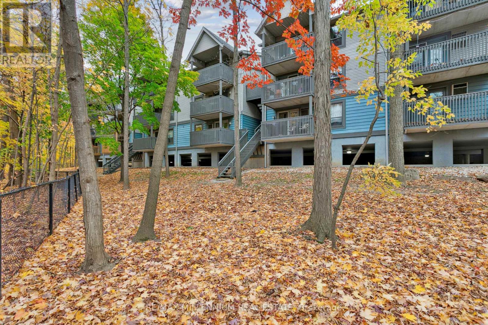 119 - 2030 Cleaver Avenue, Burlington, Ontario  L7M 4C3 - Photo 3 - W10408344