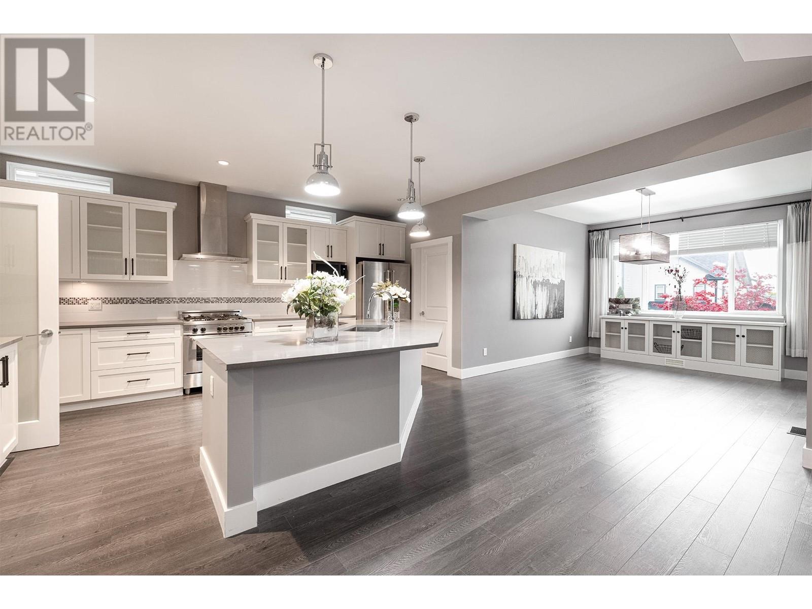 1432 Argyle Street, Coquitlam, British Columbia  V3E 0L3 - Photo 3 - R2940093