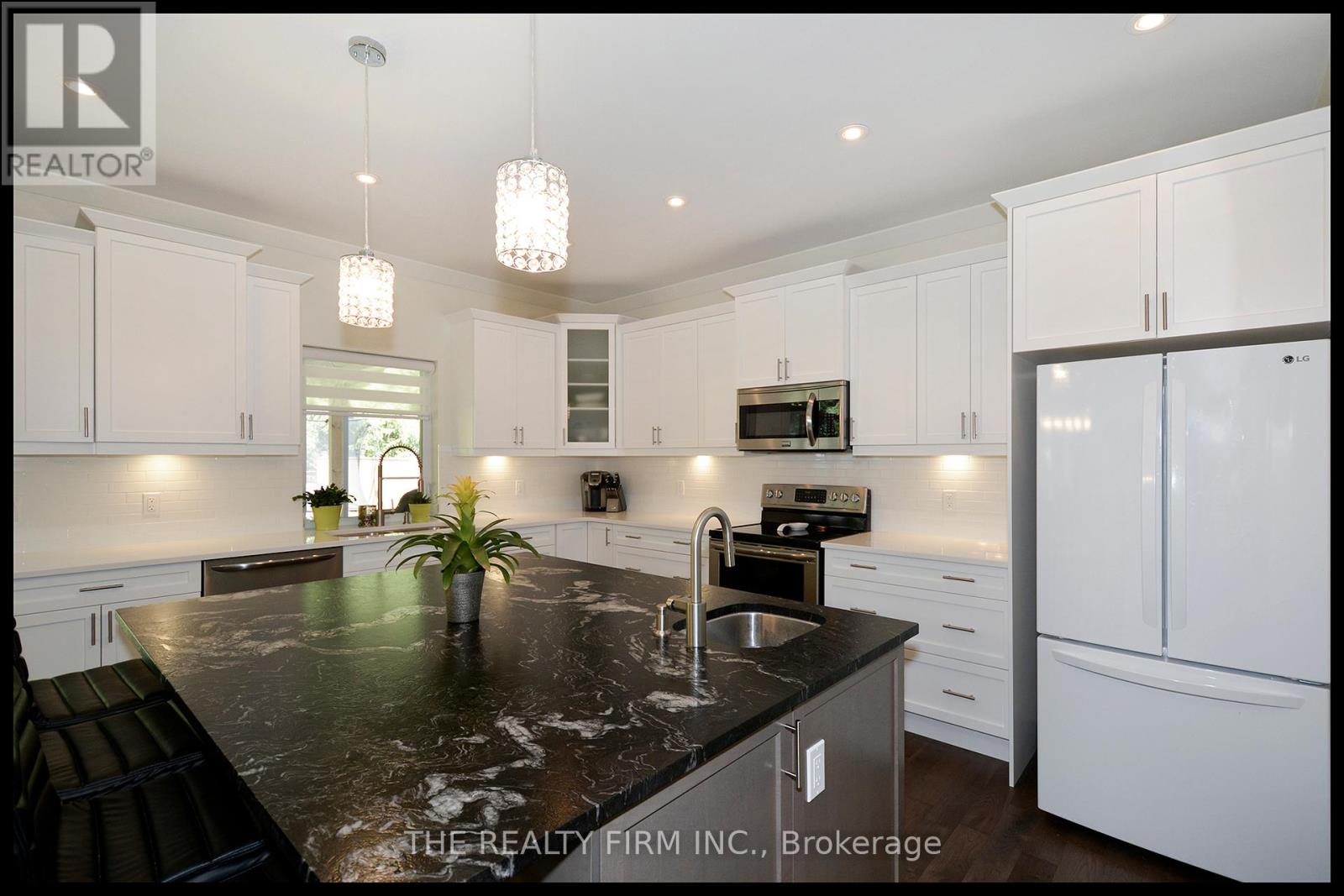 289 King Street, Southwest Middlesex, Ontario N0L 1M0 - Photo 13 - X9271101