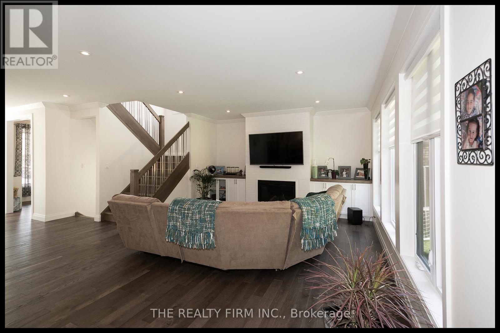 289 King Street, Southwest Middlesex, Ontario N0L 1M0 - Photo 5 - X9271101