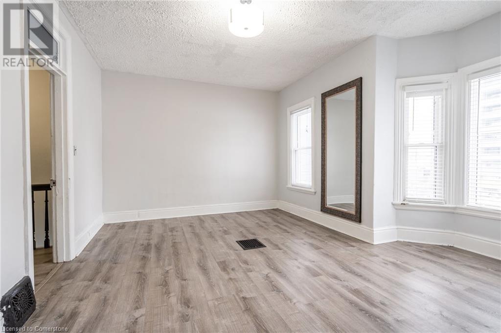 21 Oxford Street, Hamilton, Ontario  L8R 2W9 - Photo 17 - 40674631