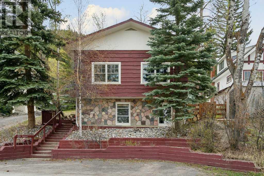 204 Grizzly Street, Banff, Alberta  T1L 1A1 - Photo 1 - A2177429