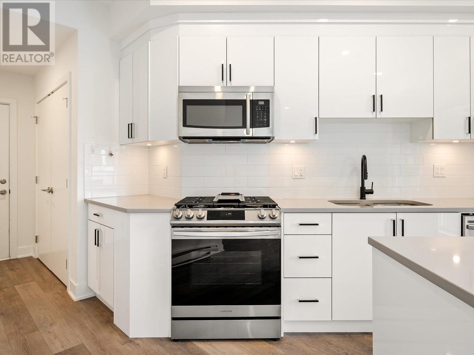 211 37808 Third Avenue, Squamish, British Columbia  V8B 1B9 - Photo 3 - R2942576