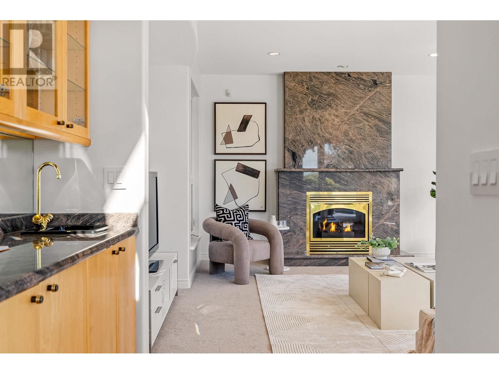 Listing Picture 12 of 40 : 5770 CHARLES STREET, Burnaby / 本拿比 - 魯藝地產 Yvonne Lu Group - MLS Medallion Club Member