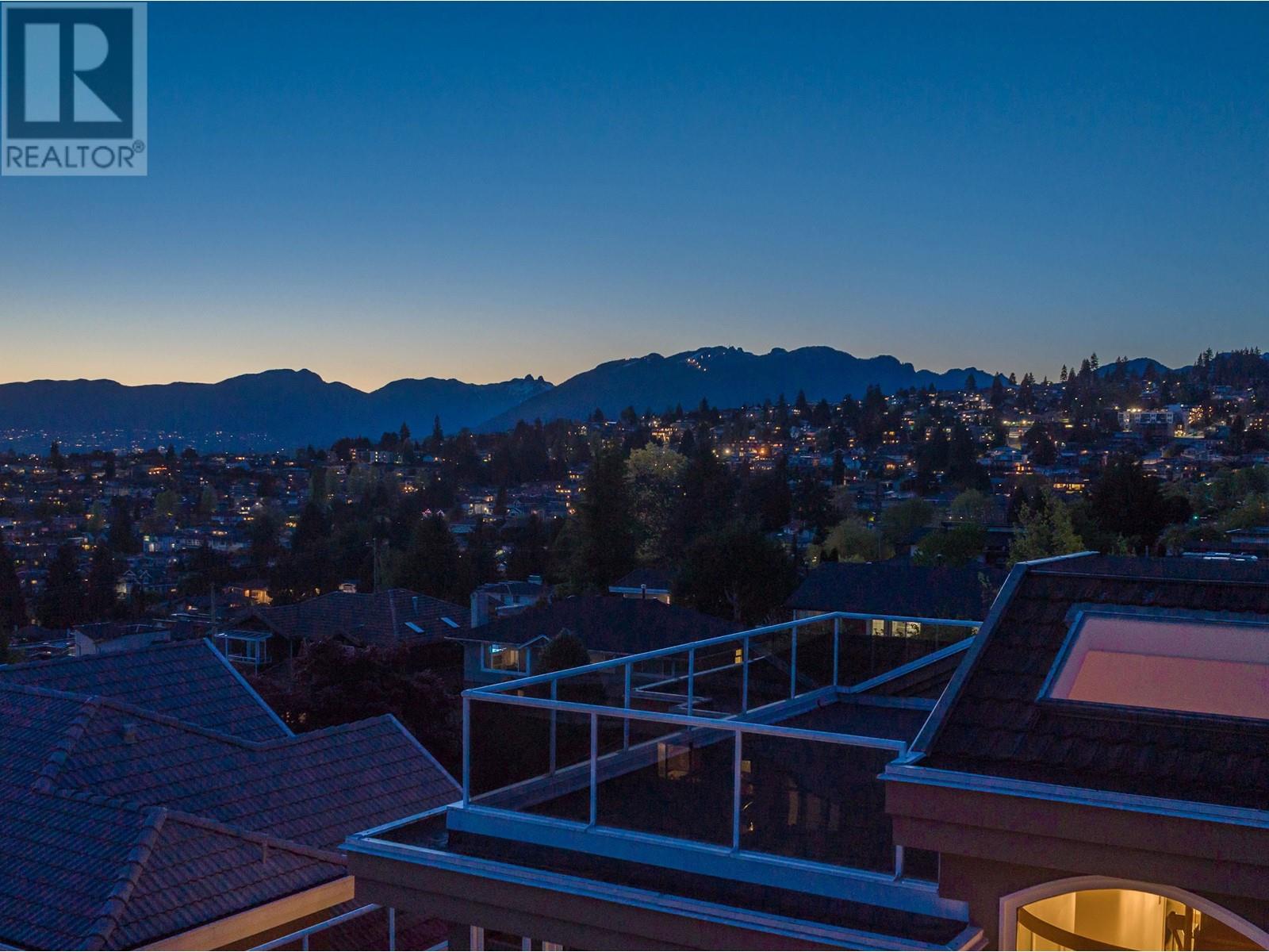 Listing Picture 33 of 40 : 5770 CHARLES STREET, Burnaby / 本拿比 - 魯藝地產 Yvonne Lu Group - MLS Medallion Club Member