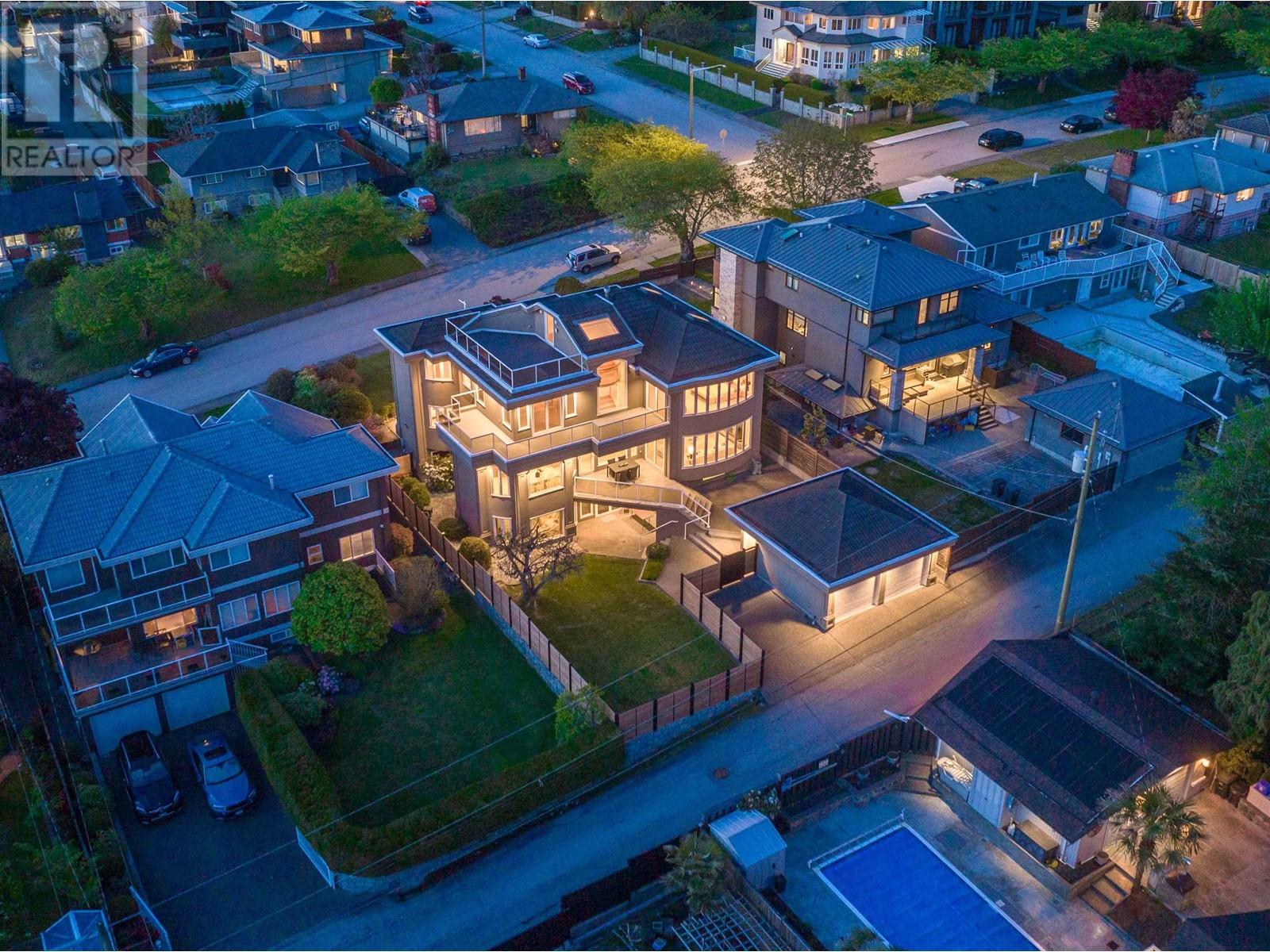 Listing Picture 37 of 40 : 5770 CHARLES STREET, Burnaby / 本拿比 - 魯藝地產 Yvonne Lu Group - MLS Medallion Club Member