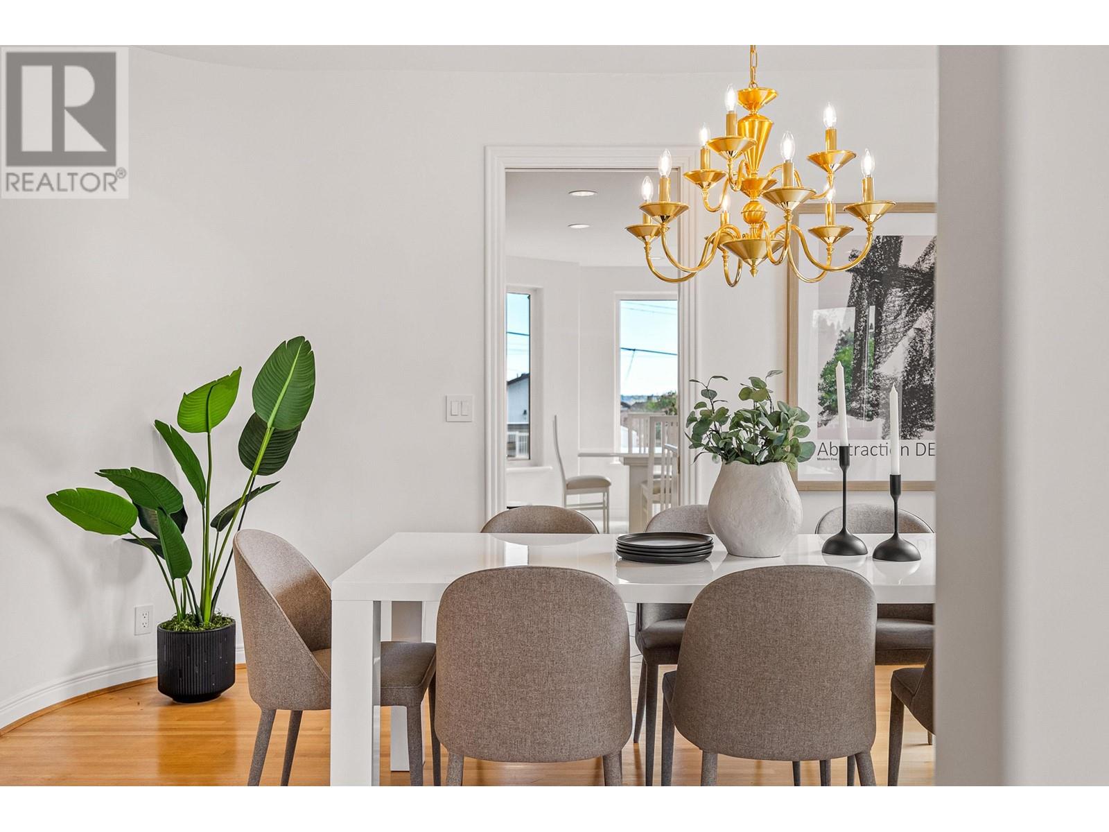 Listing Picture 8 of 40 : 5770 CHARLES STREET, Burnaby / 本拿比 - 魯藝地產 Yvonne Lu Group - MLS Medallion Club Member