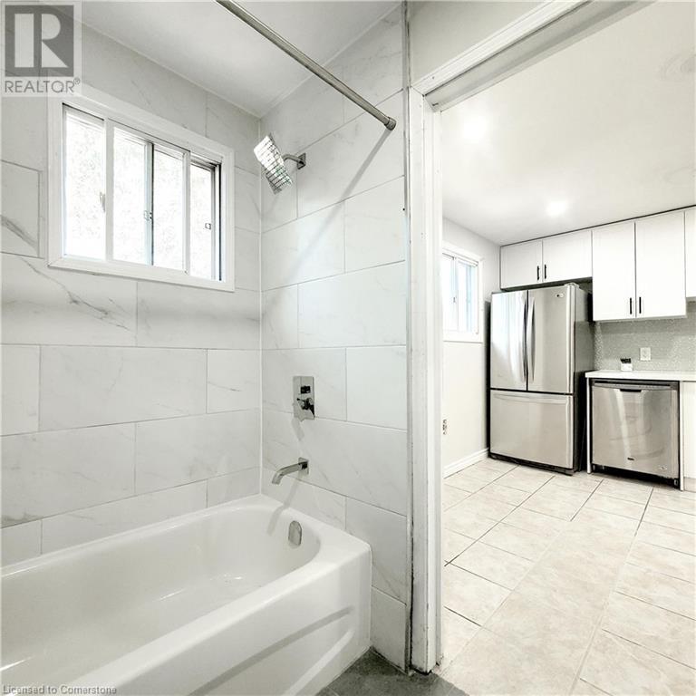 116 Fairholt Road Unit# 4, Hamilton, Ontario  L8M 2T7 - Photo 12 - 40674705