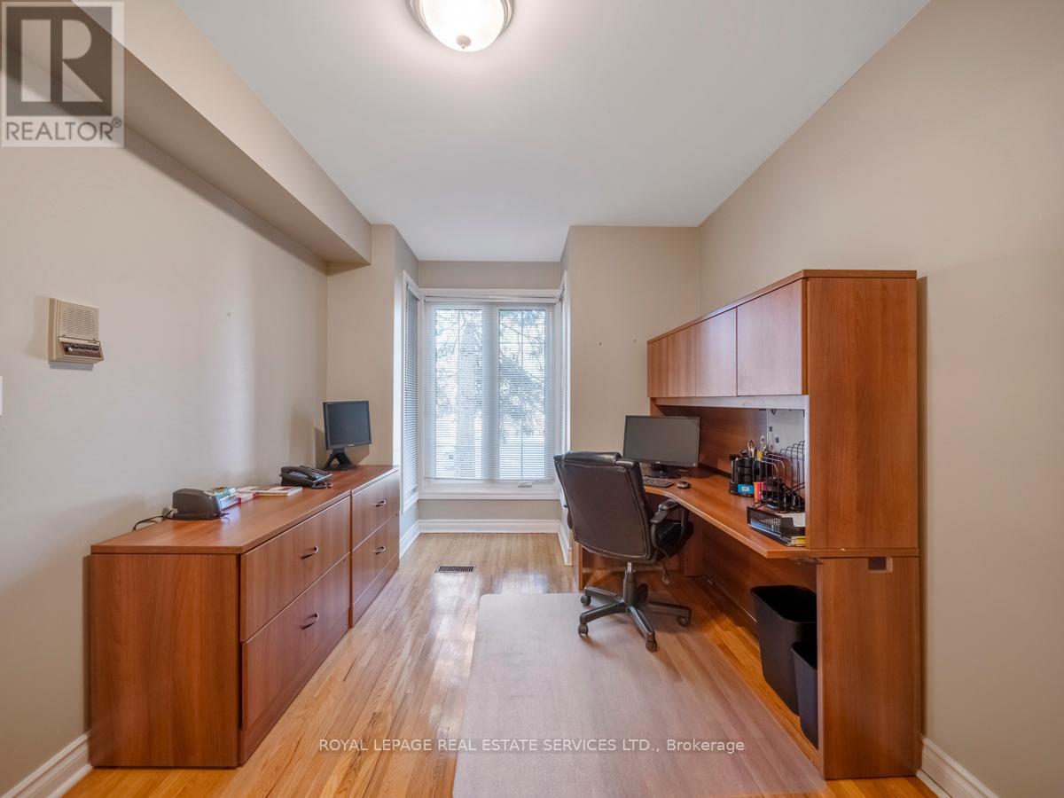 1 Rathburn Road, Toronto, Ontario  M9A 3L5 - Photo 31 - W10408750