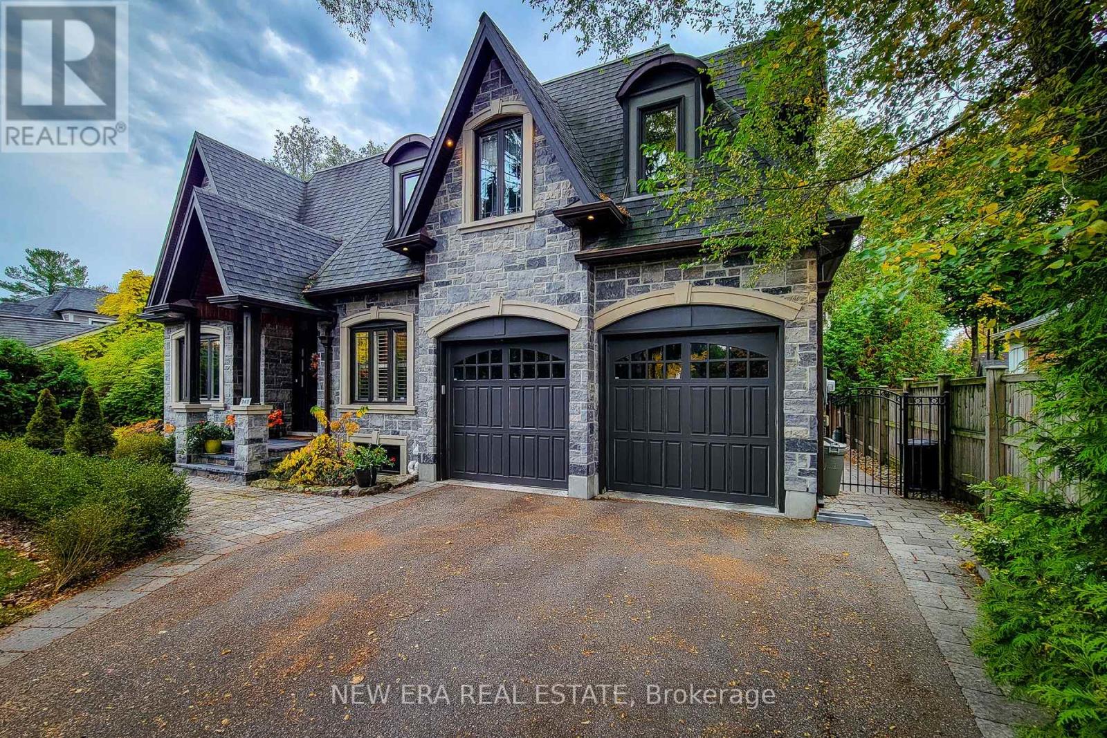 242 BURTON ROAD, Oakville, Ontario