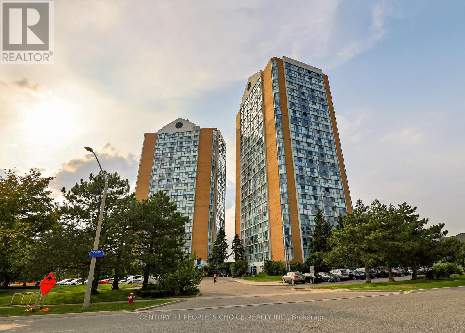 411 - 35 Trailwood Drive, Mississauga, Ontario  L4Z 3K9 - Photo 1 - W10409331