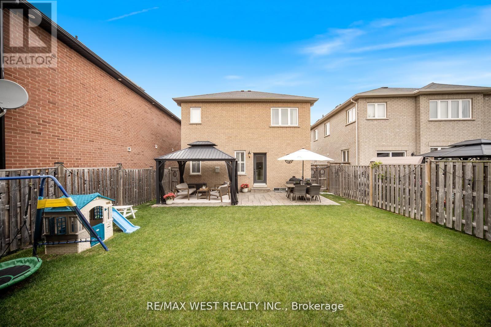 4 Dilworth Chase, Brampton, Ontario  L4H 1L2 - Photo 39 - W9388012