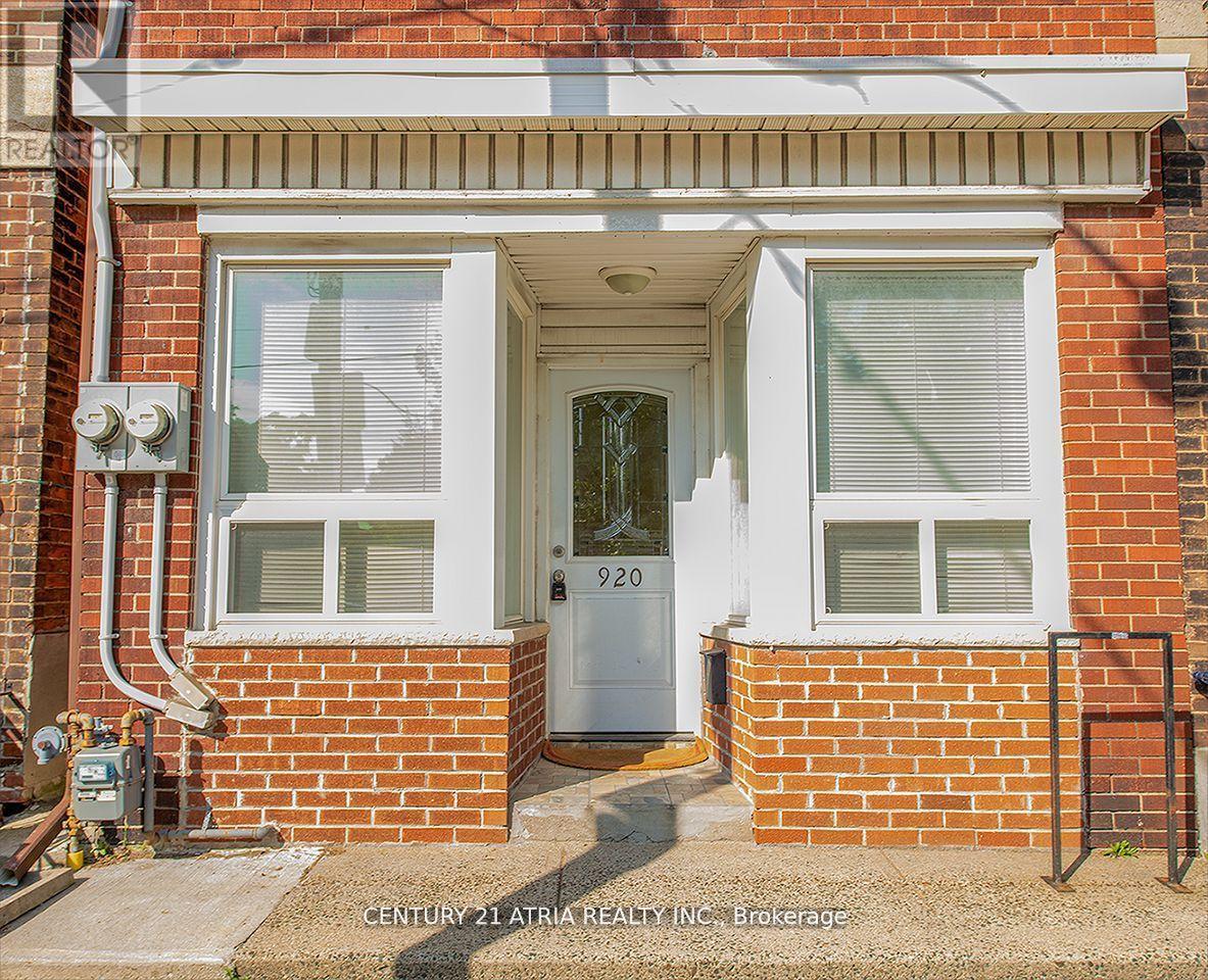 920 Ossington Avenue, Toronto, Ontario  M6G 3V1 - Photo 1 - W10408801