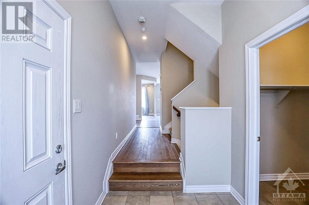 2586 River Mist Road, Ottawa, Ontario  K2C 3H2 - Photo 2 - X10419082