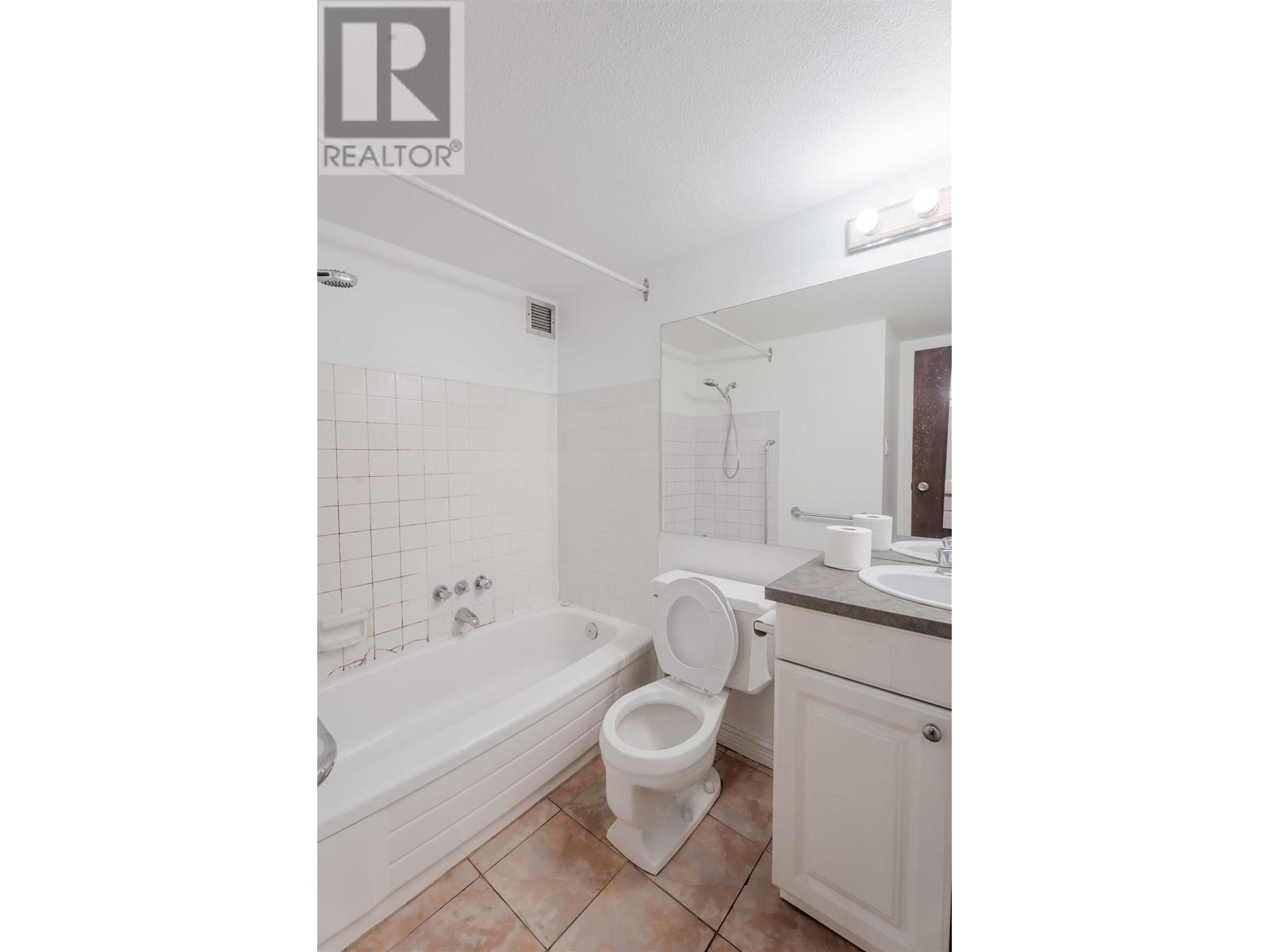 Listing Picture 14 of 16 : 601 1333 HORNBY STREET, Vancouver / 溫哥華 - 魯藝地產 Yvonne Lu Group - MLS Medallion Club Member