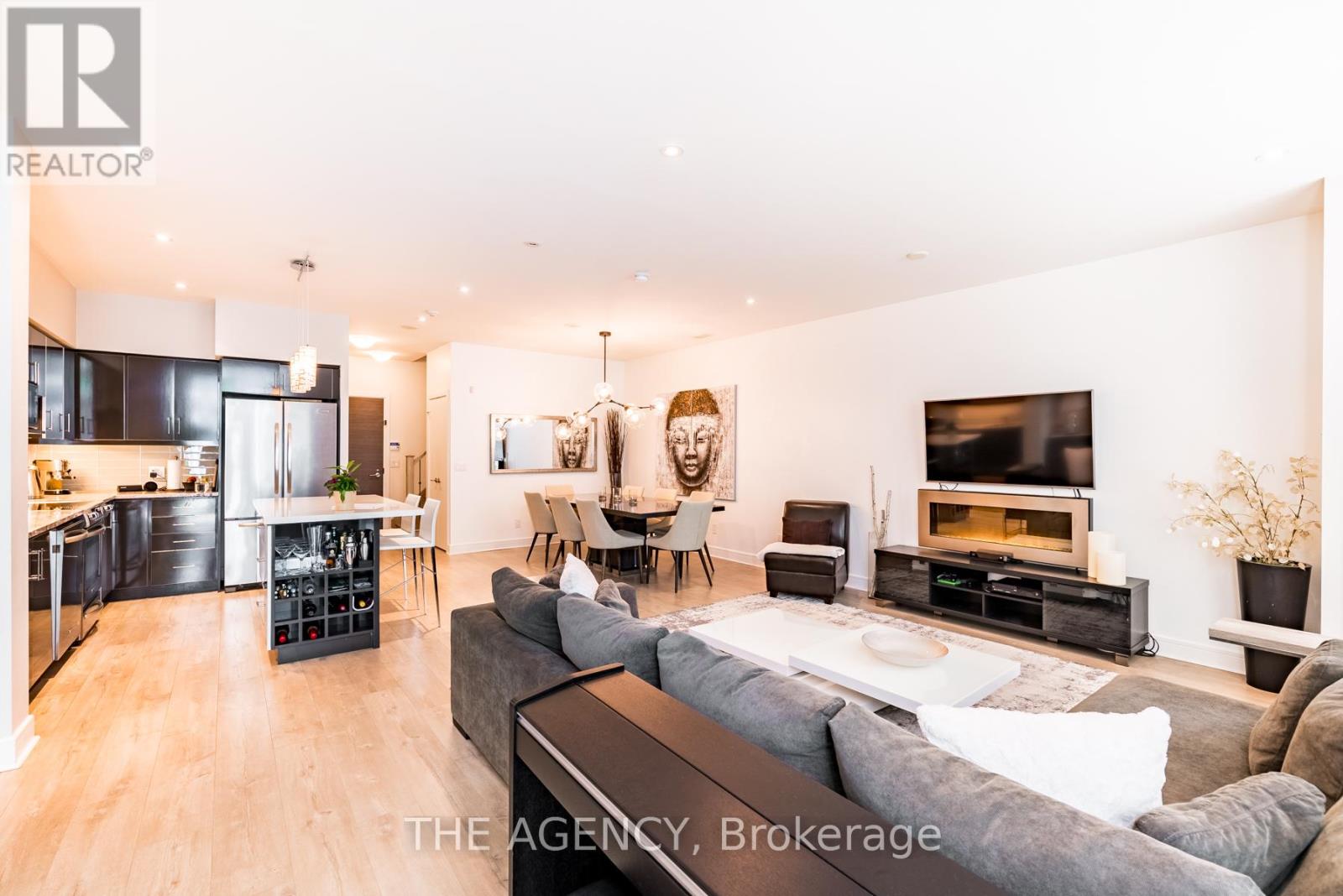 Th113 - 35 Brian Peck Crescent, Toronto, Ontario  M4G 0A5 - Photo 8 - C9374415