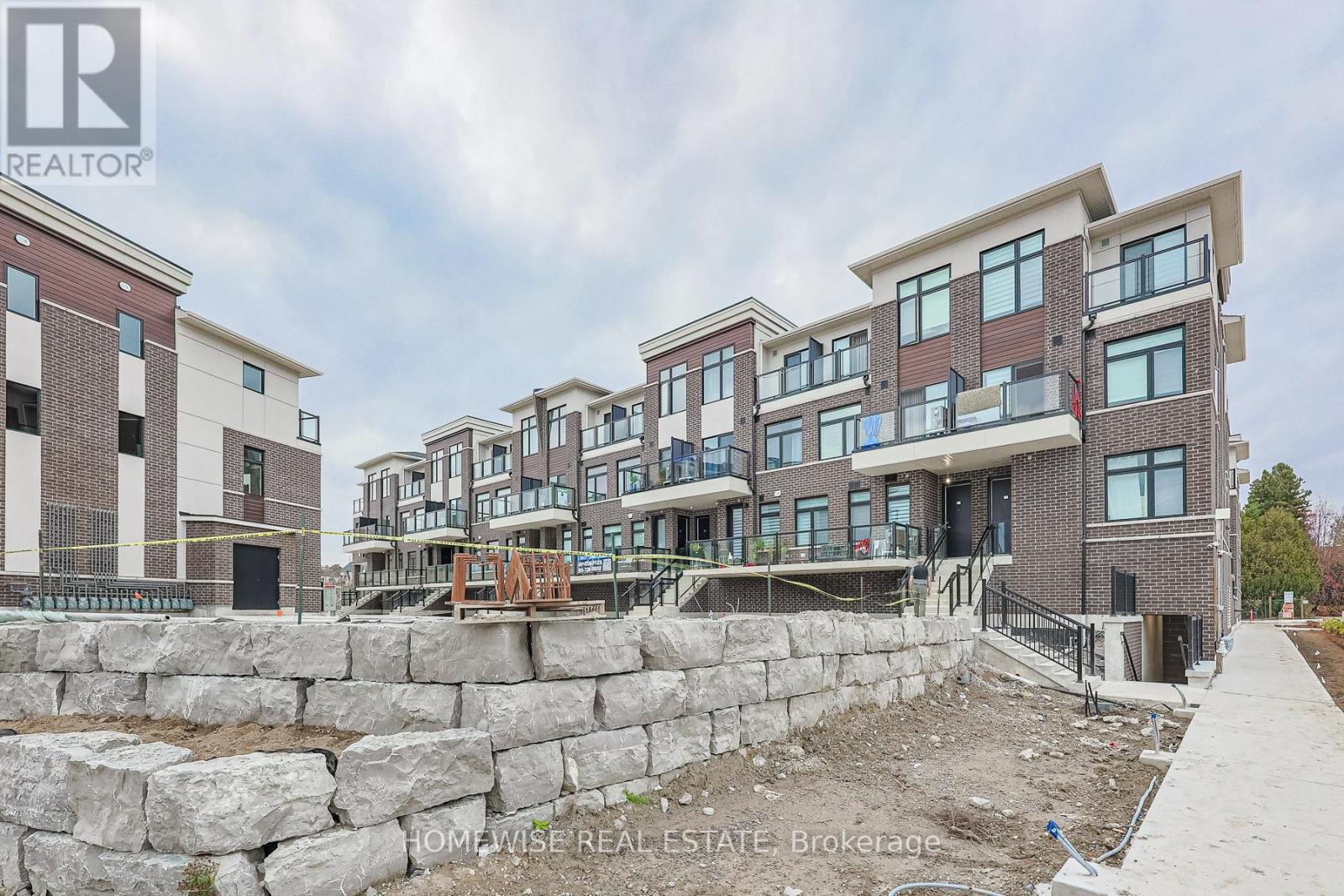 203 - 755 Omega Drive, Pickering, Ontario  L1V 0H1 - Photo 1 - E10410466