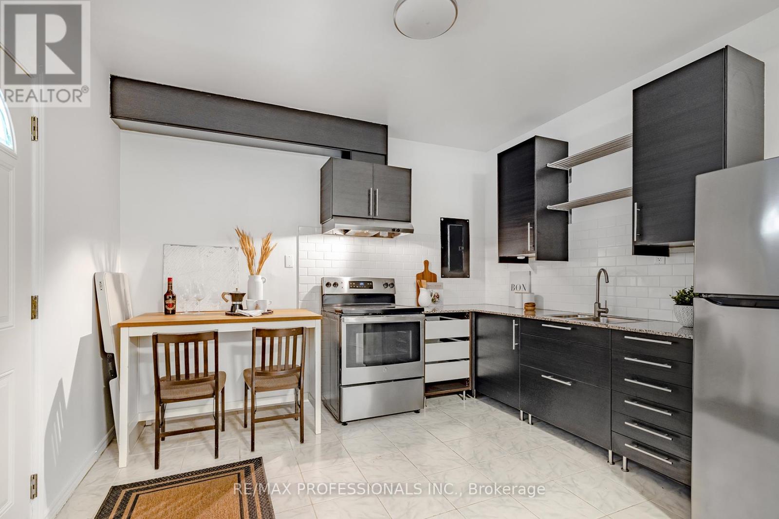 1438a Dufferin Street, Toronto, Ontario  M6H 3L1 - Photo 6 - W10408294