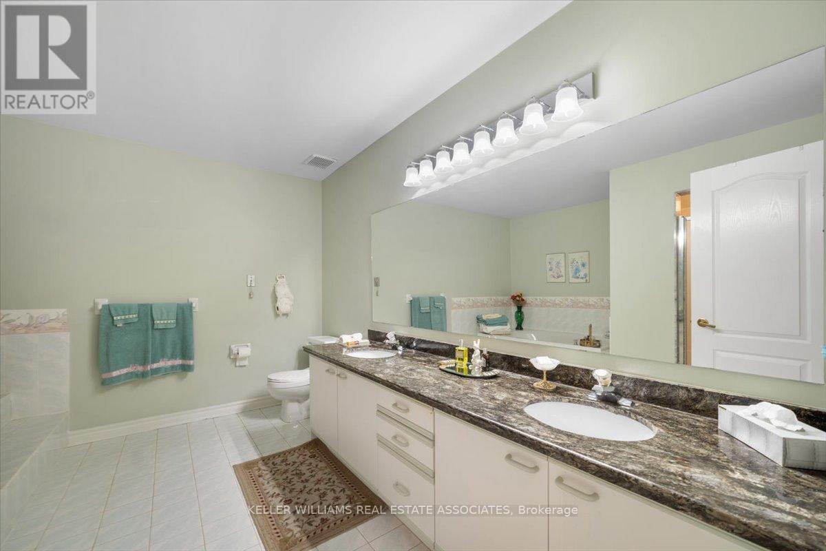 5187 Forest Hill Drive, Mississauga, Ontario  L5M 5A5 - Photo 24 - W10409801