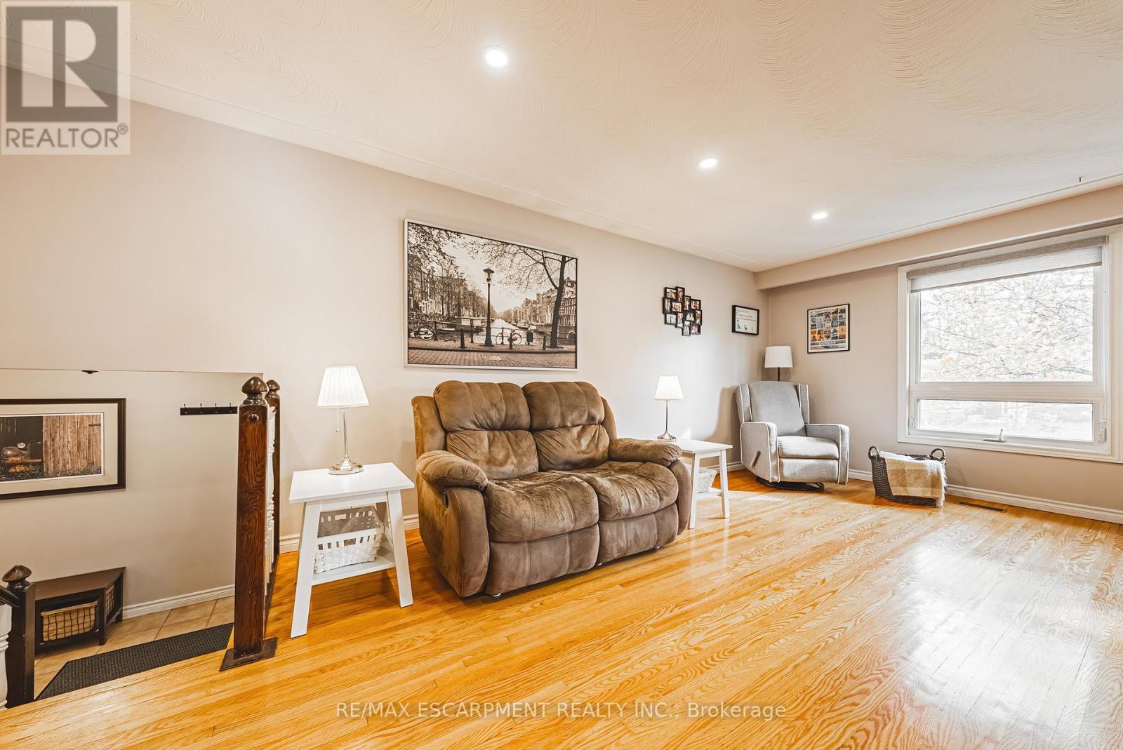 81 Skyline Drive, Hamilton, Ontario  L9H 3S3 - Photo 6 - X10409941