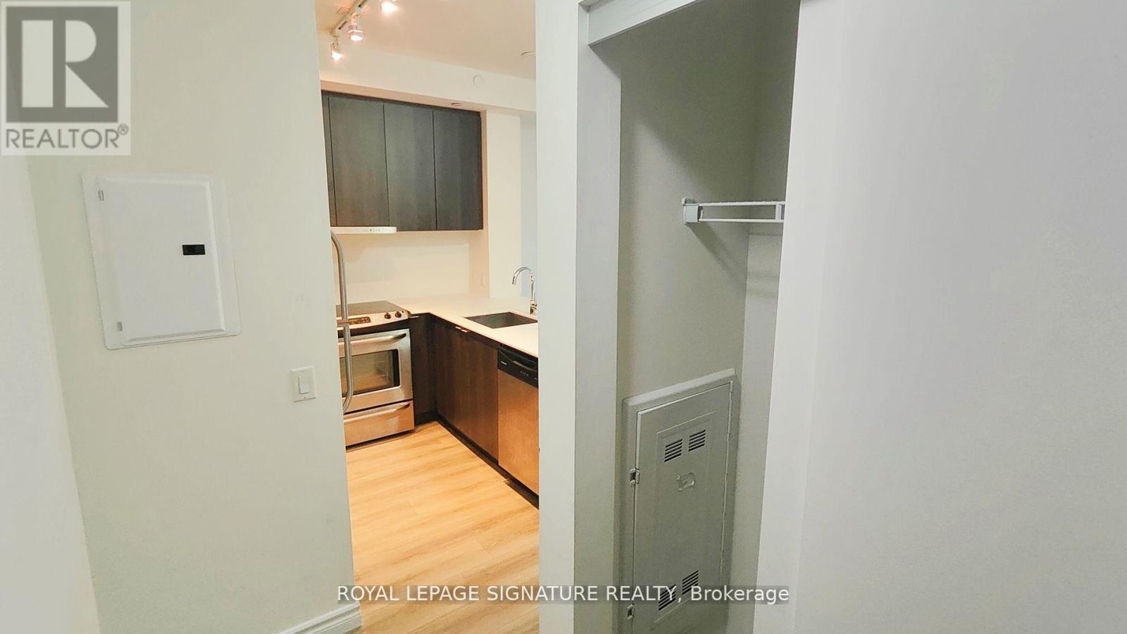 306 - 5005 Harvard Road, Mississauga, Ontario  L5M 0W5 - Photo 2 - W10410026