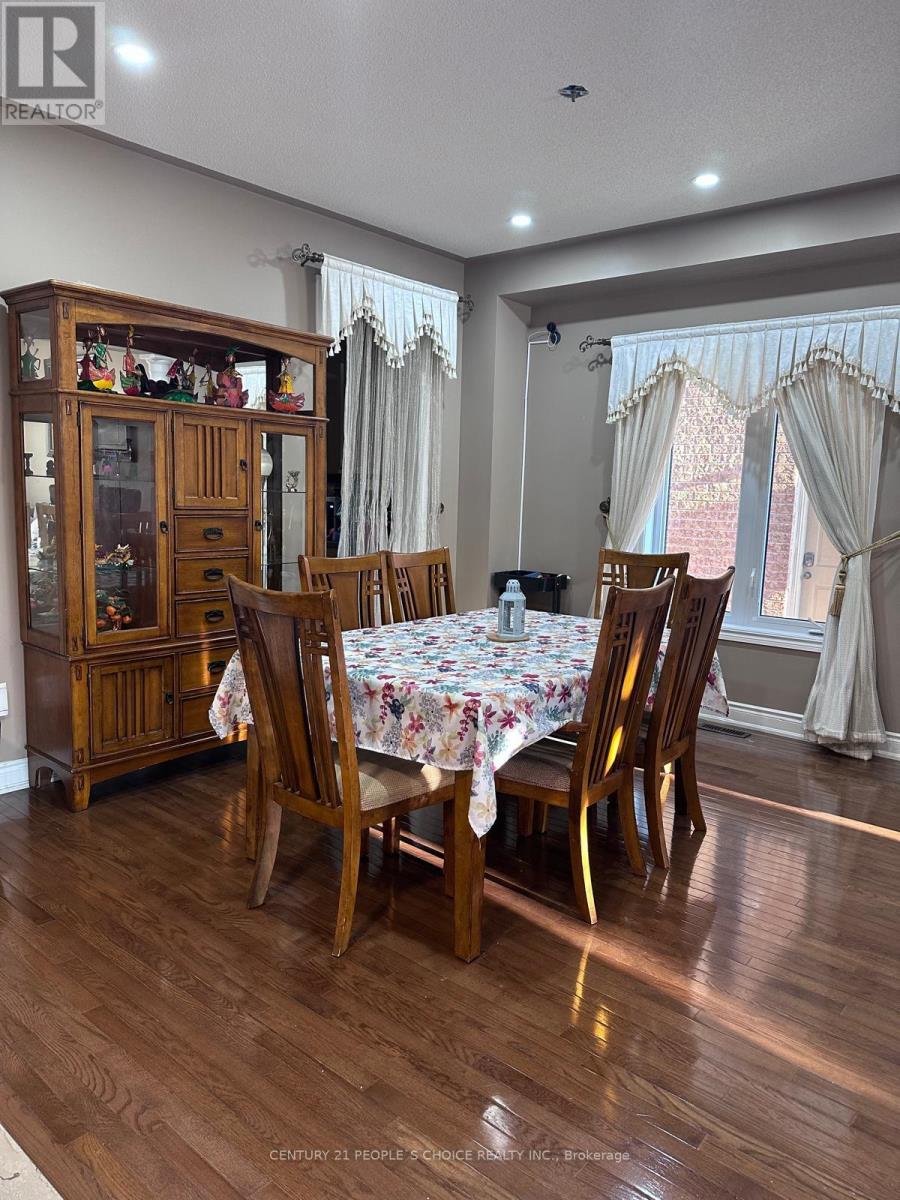 5 Hugo Road, Brampton, Ontario  L6P 1W4 - Photo 2 - W10409930