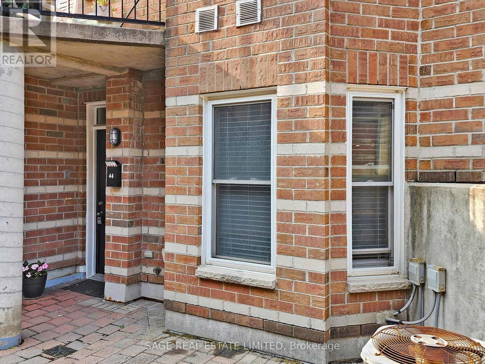 44 - 760 Lawrence Avenue W, Toronto, Ontario  M6A 3E7 - Photo 3 - W10409895