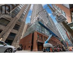 822 - 15 MERCER STREET, Toronto, Ontario