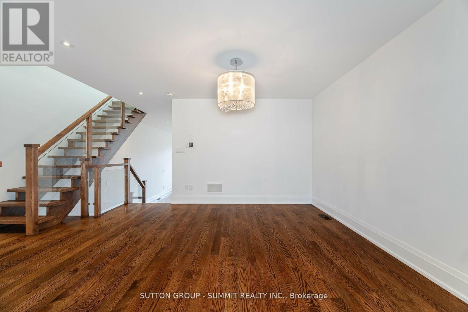 119b Hillside Avenue, Toronto, Ontario  M8V 1T3 - Photo 6 - W10411541