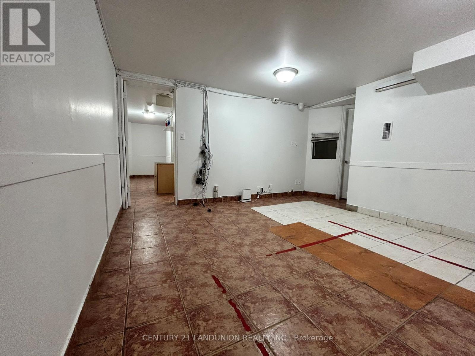 Bsmt - 4972 Dundas Street W, Toronto (Islington-City Centre West), Ontario  M9A 1B7 - Photo 19 - W9512392