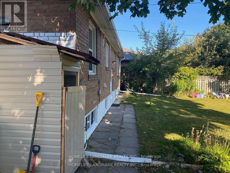 Bsmt - 181 Searle Avenue, Toronto, Ontario  M3H 4B5 - Photo 3 - C10411607