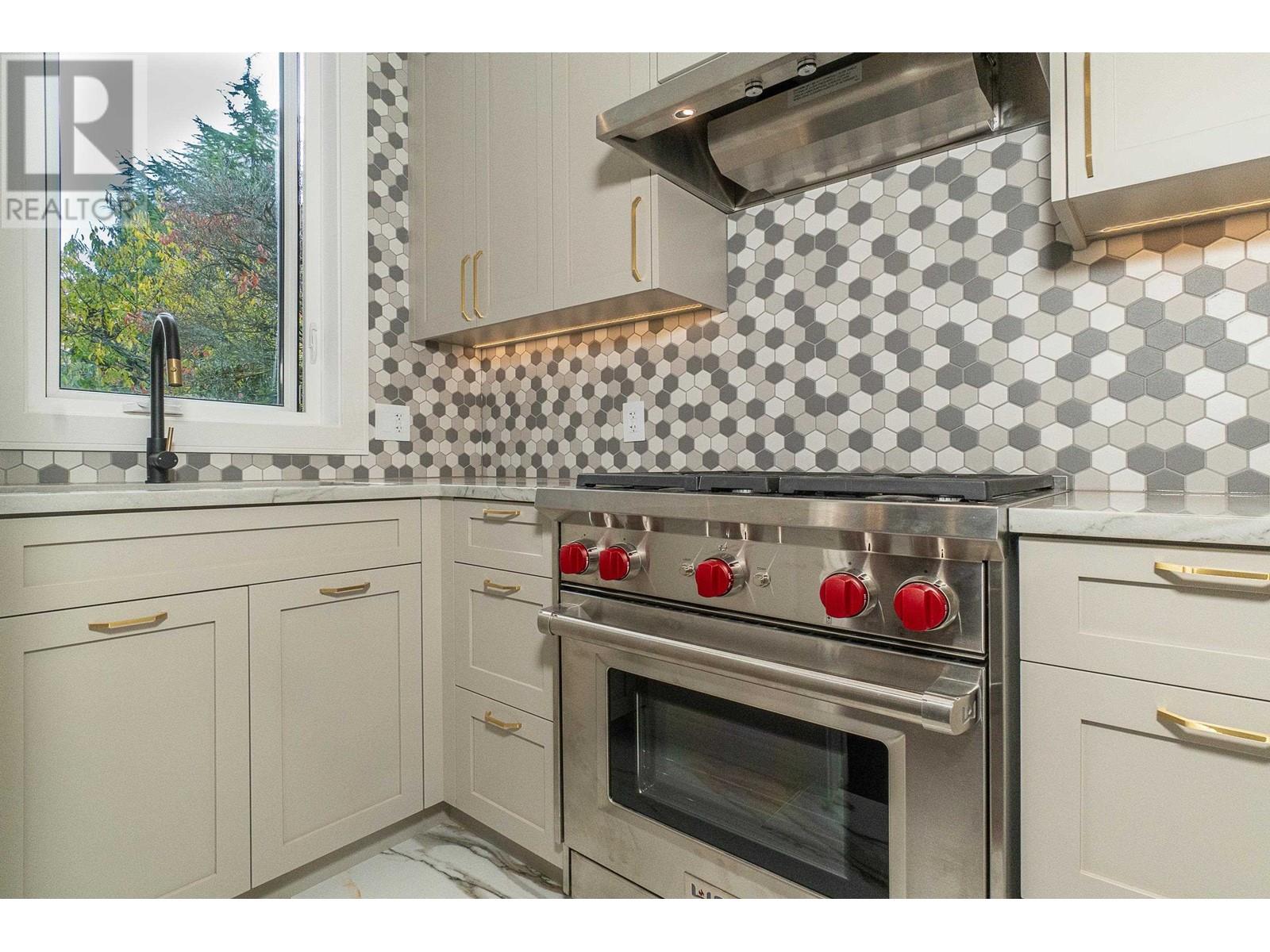 1718 W 61st Avenue, Vancouver, British Columbia  V6P 2C3 - Photo 15 - R2942264