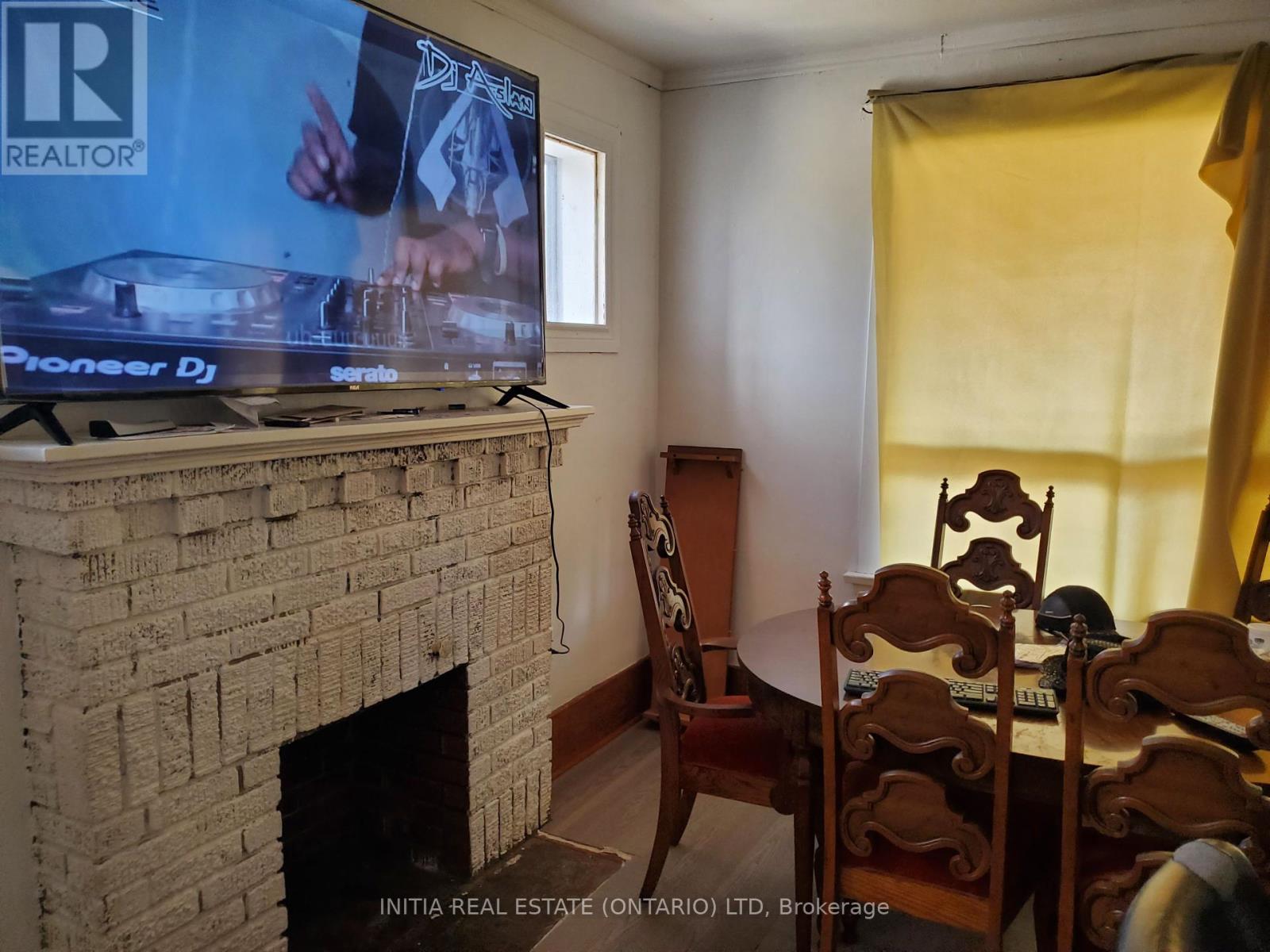 Property at 764 KING STREET image 4