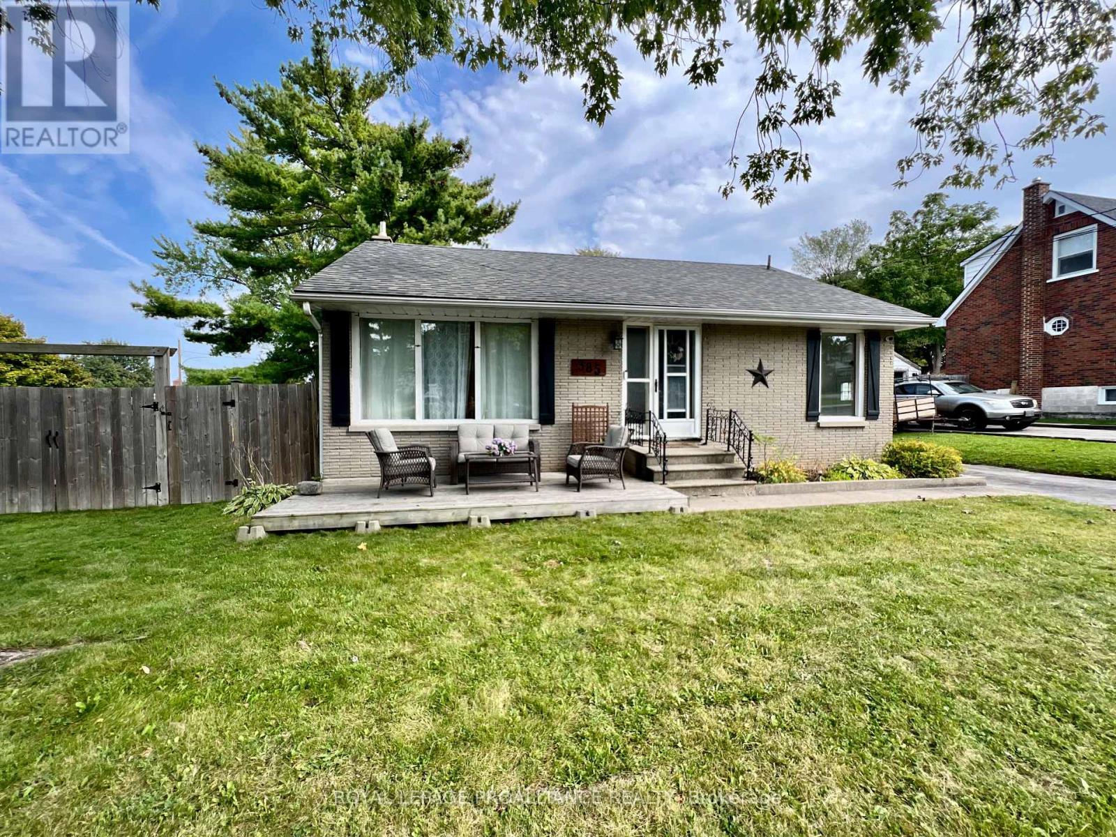 385 DUFFERIN AVENUE, Belleville, Ontario