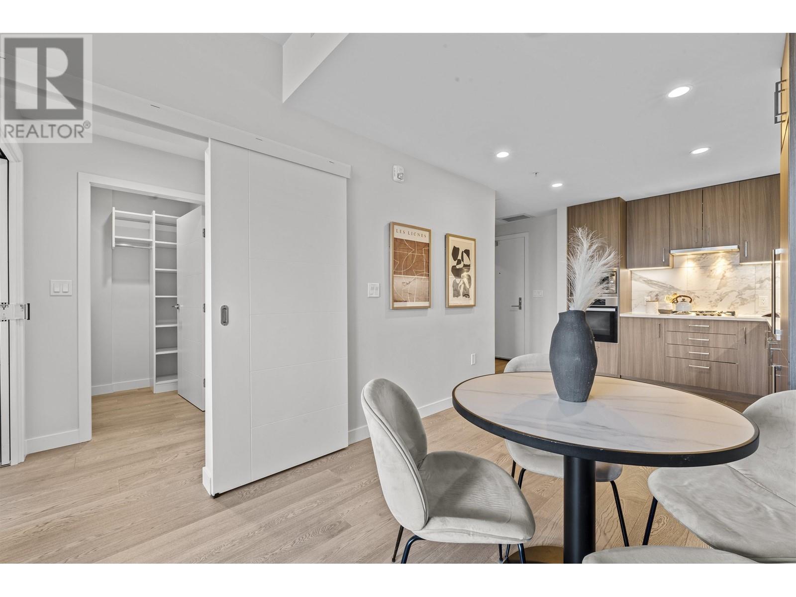 Listing Picture 12 of 23 : 206 528 W KING EDWARD AVENUE, Vancouver / 溫哥華 - 魯藝地產 Yvonne Lu Group - MLS Medallion Club Member