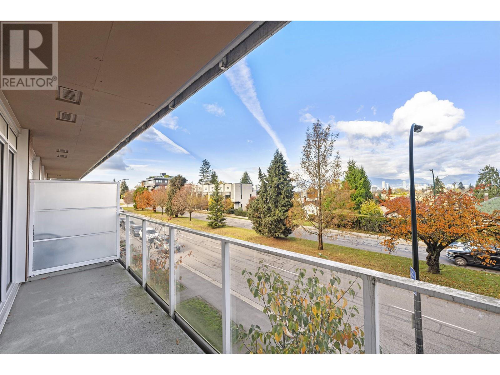 Listing Picture 17 of 23 : 206 528 W KING EDWARD AVENUE, Vancouver / 溫哥華 - 魯藝地產 Yvonne Lu Group - MLS Medallion Club Member