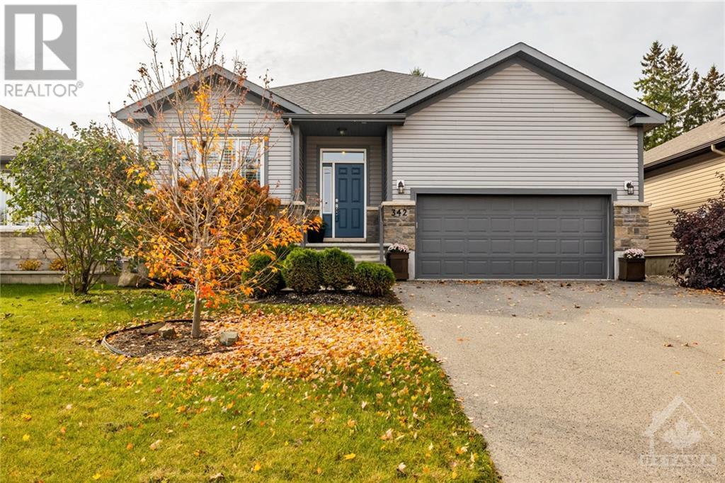 342 Pinehill RoadNorth Grenville, Ontario  K0G 1J0 - Photo 1 - X10419090