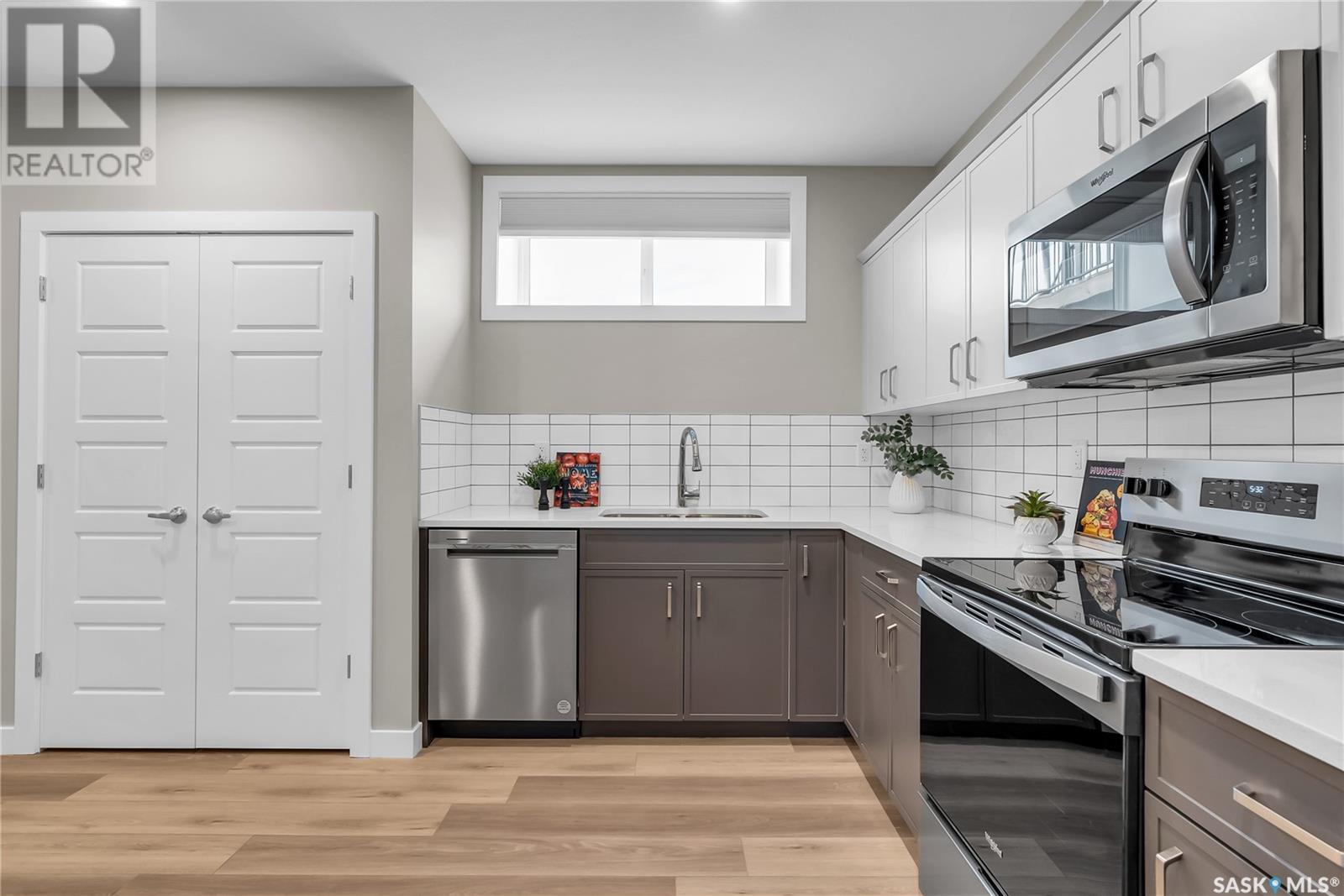 907 Traeger Manor, Saskatoon, Saskatchewan  S7V 1R3 - Photo 37 - SK987748