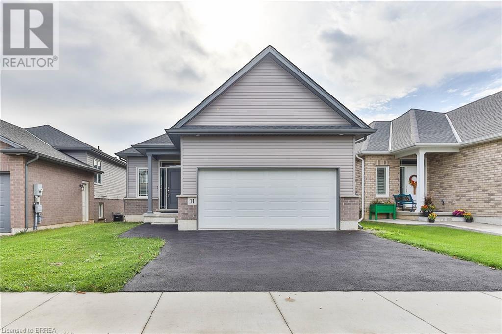 11 Tucker Street, Thorold, Ontario  L2V 0G3 - Photo 2 - 40675005