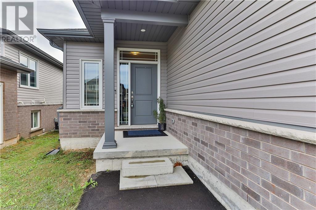 11 Tucker Street, Thorold, Ontario  L2V 0G3 - Photo 3 - 40675005