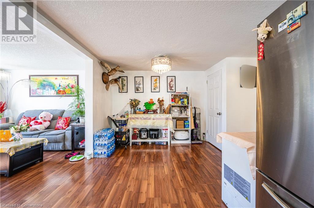 39 Dahlia Street, Kitchener, Ontario  N2E 3Y9 - Photo 8 - 40665220