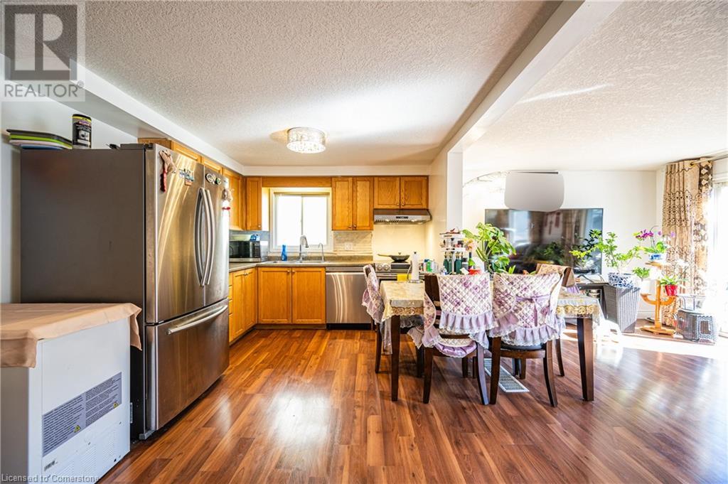 39 Dahlia Street, Kitchener, Ontario  N2E 3Y9 - Photo 6 - 40665220