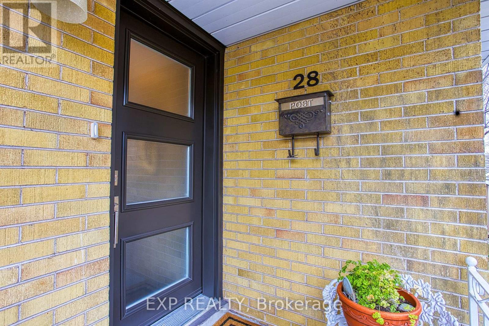 28 Ramsey Crescent, Hamilton, Ontario  L8S 2N2 - Photo 4 - X10412262