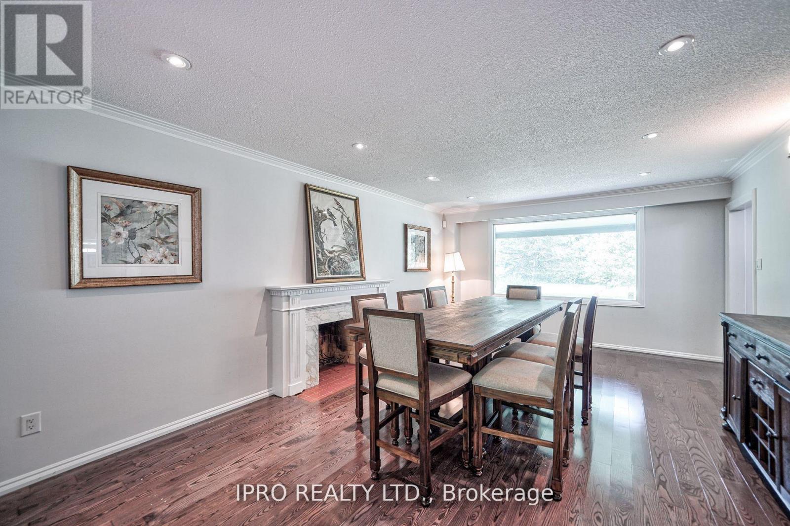 1638 Birchwood Drive, Mississauga, Ontario  L5J 1T6 - Photo 7 - W10412381