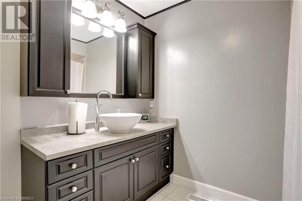 146 Blackburn Drive, Brantford, Ontario  N3T 6S2 - Photo 32 - 40663171