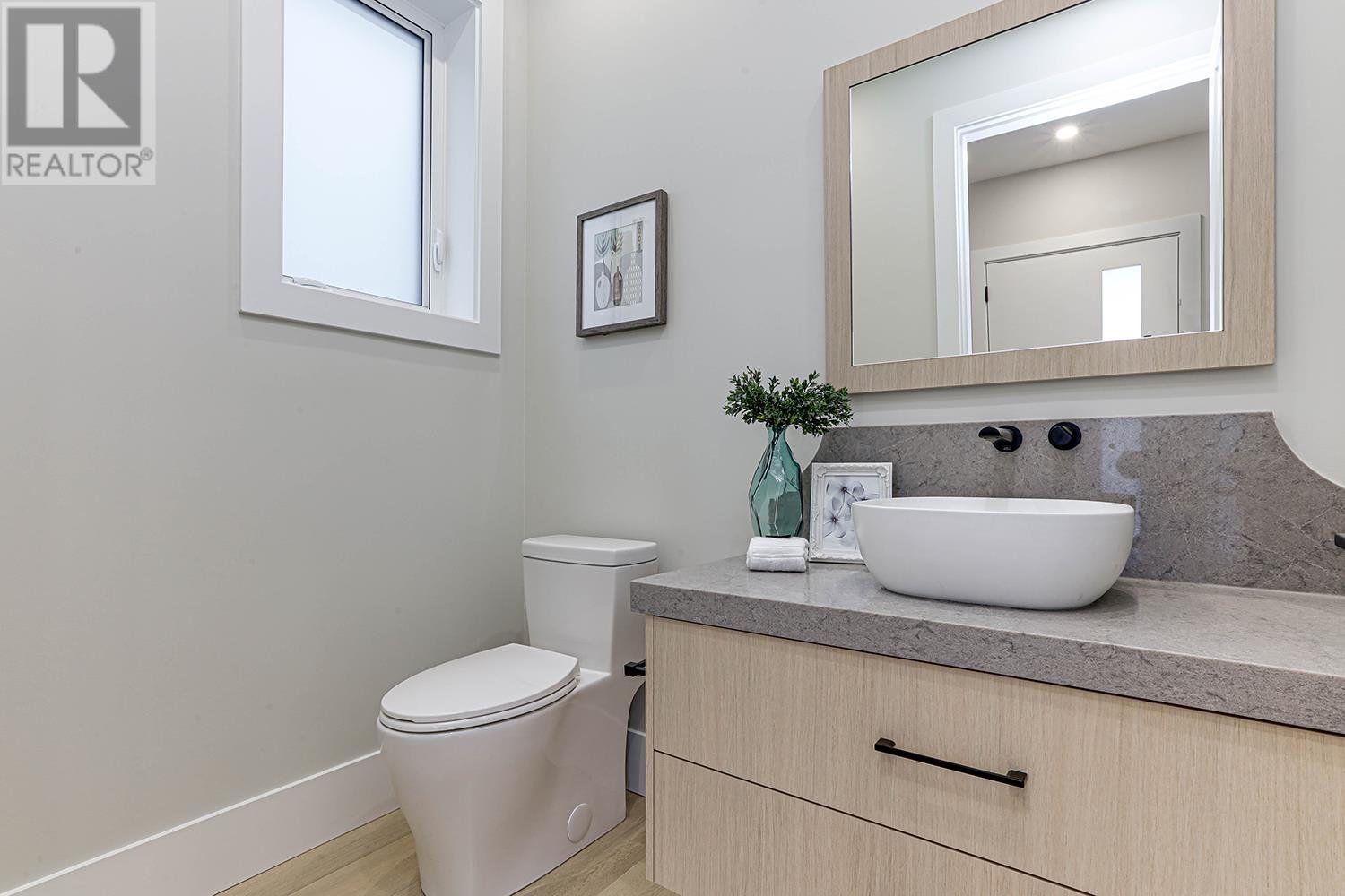 Listing Picture 10 of 35 : 1 1826 E 2ND AVENUE, Vancouver / 溫哥華 - 魯藝地產 Yvonne Lu Group - MLS Medallion Club Member